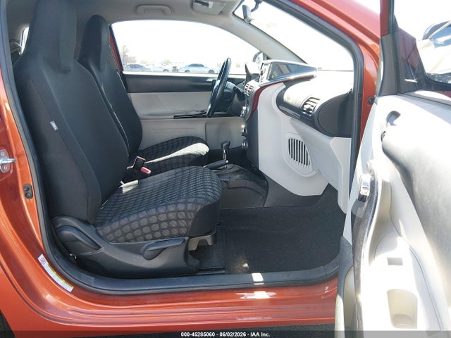 45285060 :رقم المزاد ، JTNJJXB08CJ014505 vin ، 2012 Scion Iq مزاد بيع