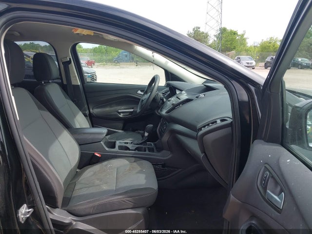 45285407 :رقم المزاد ، 1FMCU0GD5HUE66243 vin ، 2017 Ford Escape Se مزاد بيع