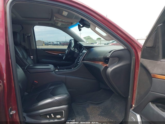 45285507 :رقم المزاد ، 1GYS3BKJ2GR138902 vin ، 2016 Cadillac Escalade Luxury Collection مزاد بيع