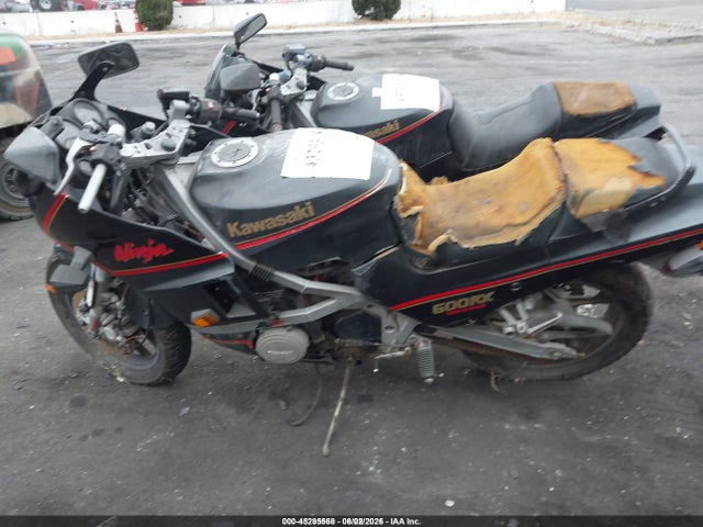 45285568 :رقم المزاد ، JKAZX4B19HA000241 vin ، 1987 Kawasaki Zx600 B مزاد بيع