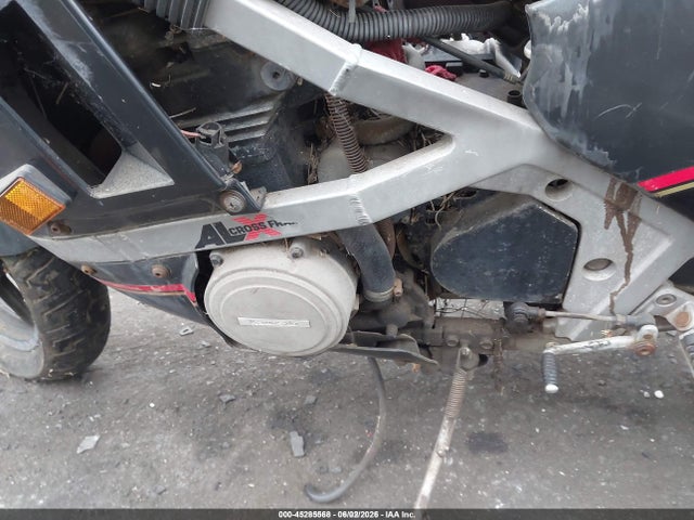 45285568 :رقم المزاد ، JKAZX4B19HA000241 vin ، 1987 Kawasaki Zx600 B مزاد بيع