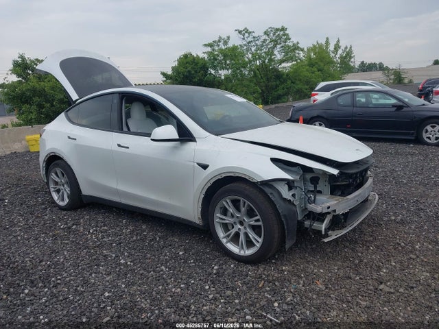 Продаж на аукціоні авто 2022 Tesla Model Y Long Range Dual Motor All-wheel Drive, vin: 7SAYGDEE6NF532651, номер лоту: 45285757