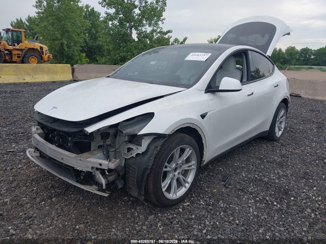 Auction sale of the 2022 Tesla Model Y Long Range Dual Motor All-wheel Drive, vin: 7SAYGDEE6NF532651, lot number: 45285757