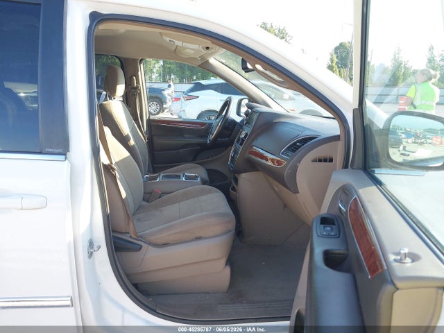 2011 Chrysler Town & Country Touring მანქანა იყიდება აუქციონზე, vin: 2A4RR5DG1BR682049, აუქციონის ნომერი: 45285787