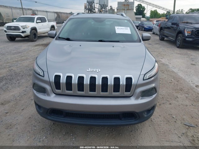 1C4PJMCSXHW647482 Jeep Cherokee Latitude 4x4