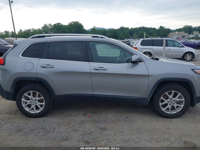 1C4PJMCSXHW647482 Jeep Cherokee Latitude 4x4