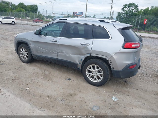 1C4PJMCSXHW647482 Jeep Cherokee Latitude 4x4