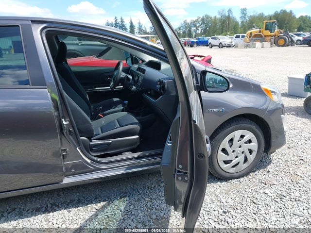 Toyota Prius C Two 2016 JTDKDTB35G1129183 Image 5
