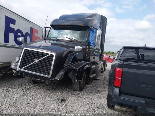 45285820 :رقم المزاد ، 4V4NC9EJXEN173185 vin ، 2014 Volvo Vn مزاد بيع
