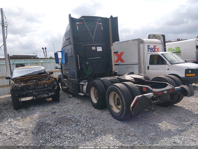 45285820 :رقم المزاد ، 4V4NC9EJXEN173185 vin ، 2014 Volvo Vn مزاد بيع