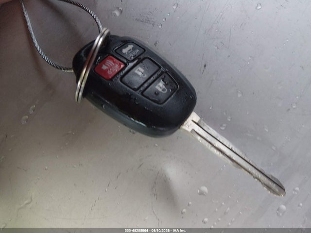 45285864 :رقم المزاد ، 2T1BURHE9GC547706 vin ، 2016 Toyota Corolla Le مزاد بيع