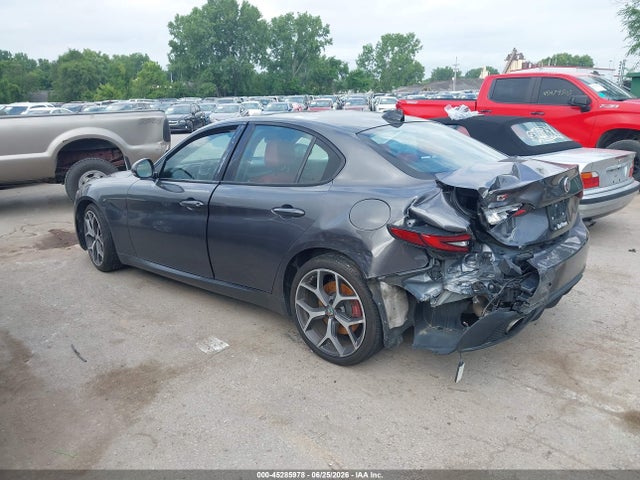 2018 Alfa Romeo Giulia Ti Sport Awd მანქანა იყიდება აუქციონზე, vin: ZARFAEEN5J7594625, აუქციონის ნომერი: 45285978