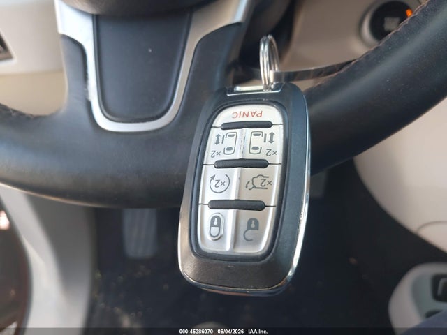 Продаж на аукціоні авто 2017 Chrysler Pacifica Touring-l, vin: 2C4RC1BG1HR509630, номер лоту: 45286070