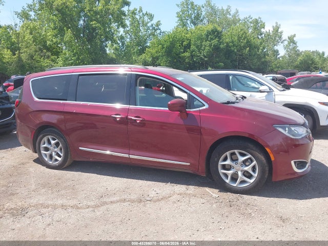 Продаж на аукціоні авто 2017 Chrysler Pacifica Touring-l, vin: 2C4RC1BG1HR509630, номер лоту: 45286070