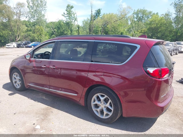 Продаж на аукціоні авто 2017 Chrysler Pacifica Touring-l, vin: 2C4RC1BG1HR509630, номер лоту: 45286070