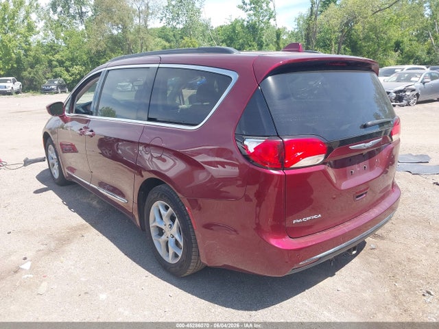 Продаж на аукціоні авто 2017 Chrysler Pacifica Touring-l, vin: 2C4RC1BG1HR509630, номер лоту: 45286070