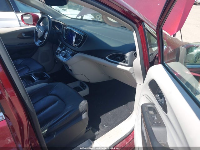 Продаж на аукціоні авто 2017 Chrysler Pacifica Touring-l, vin: 2C4RC1BG1HR509630, номер лоту: 45286070