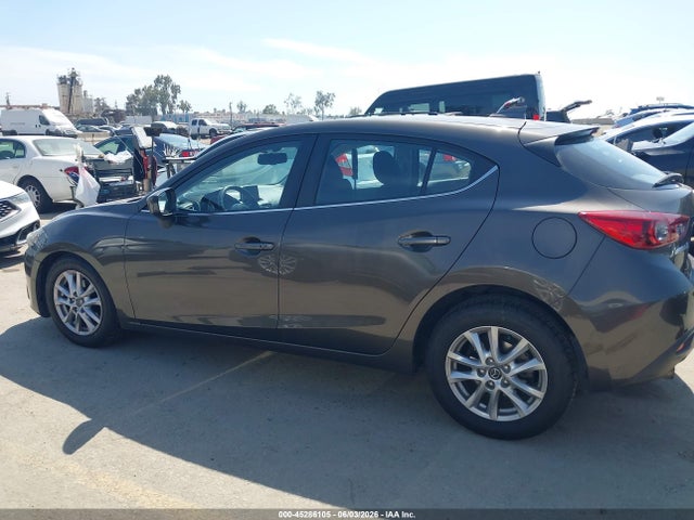 Mazda Mazda3 I Touring 2016 JM1BM1M73G1280835 Image 14