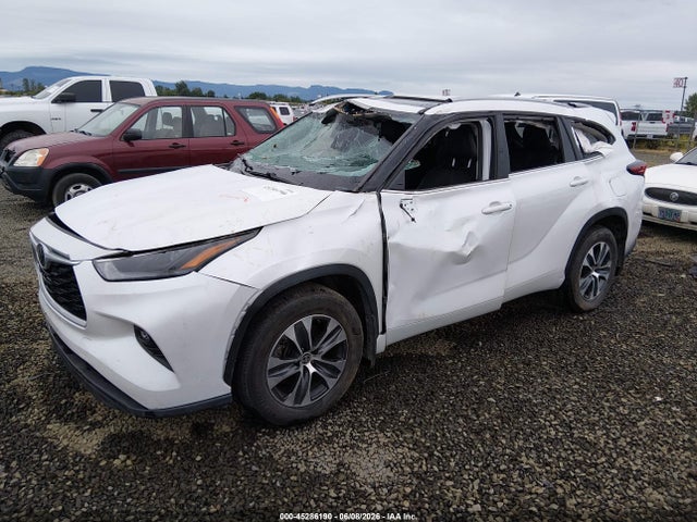 Продаж на аукціоні авто 2022 Toyota Highlander Xle, vin: 5TDHZRBH9NS564234, номер лоту: 45286190