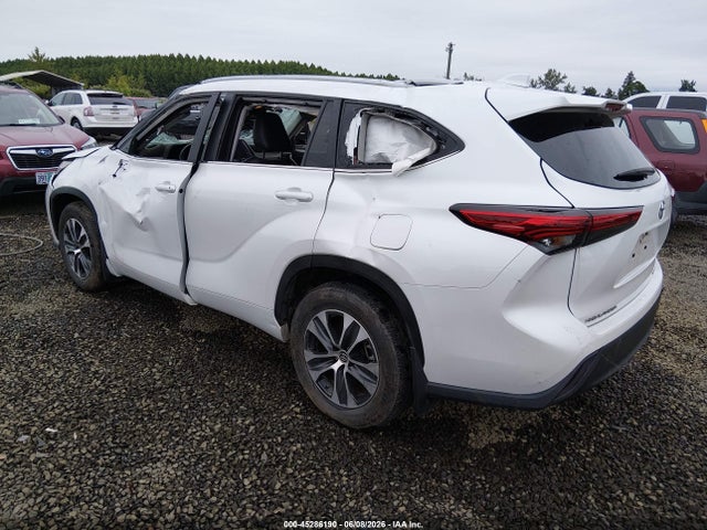 Продаж на аукціоні авто 2022 Toyota Highlander Xle, vin: 5TDHZRBH9NS564234, номер лоту: 45286190