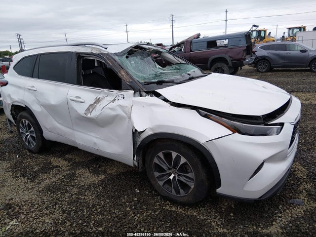 Продаж на аукціоні авто 2022 Toyota Highlander Xle, vin: 5TDHZRBH9NS564234, номер лоту: 45286190