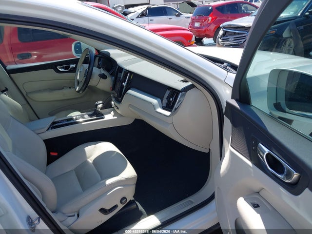 2018 Volvo Xc60 T5 Momentum მანქანა იყიდება აუქციონზე, vin: LYV102RK5JB078105, აუქციონის ნომერი: 45286248