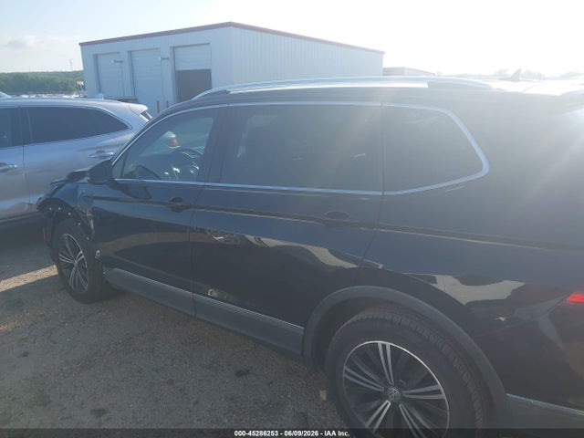 2018 Volkswagen Tiguan 2.0t Se/2.0t Sel მანქანა იყიდება აუქციონზე, vin: 3VV3B7AX6JM009328, აუქციონის ნომერი: 45286253