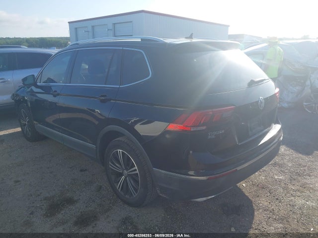 2018 Volkswagen Tiguan 2.0t Se/2.0t Sel მანქანა იყიდება აუქციონზე, vin: 3VV3B7AX6JM009328, აუქციონის ნომერი: 45286253