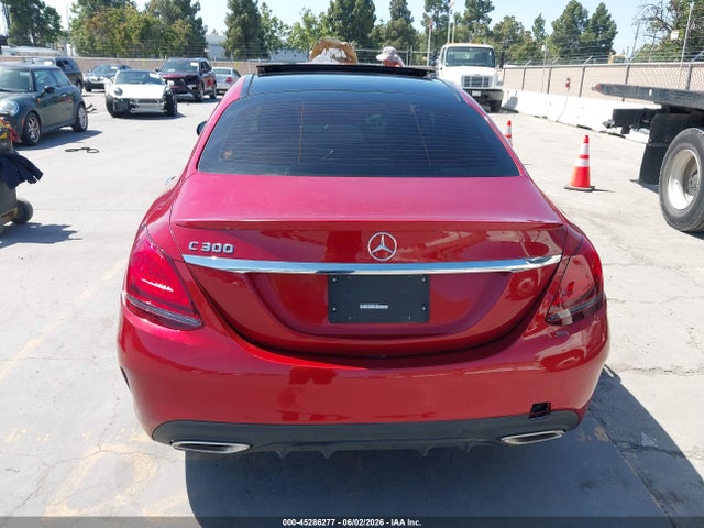 45286277 :رقم المزاد ، W1KWF8DB0MR620843 vin ، 2021 Mercedes-benz C 300 Sedan مزاد بيع