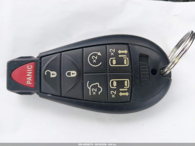 2C4RC1CG8ER237443 Chrysler Town &amp; Country Touring-l