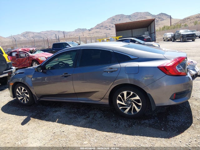 Продажа на аукционе авто 2018 Honda Civic Ex, vin: 19XFC2F78JE022354, номер лота: 45286330