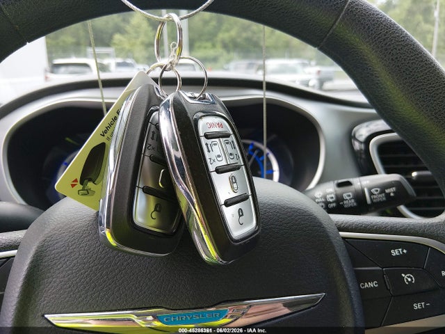 Продажа на аукционе авто 2018 Chrysler Pacifica Hybrid Touring Plus, vin: 2C4RC1H70JR331304, номер лота: 45286361