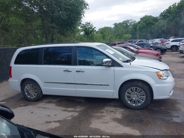 Продаж на аукціоні авто 2016 Chrysler Town & Country Touring-l Anniversary Edition, vin: 2C4RC1CG3GR120968, номер лоту: 45286399