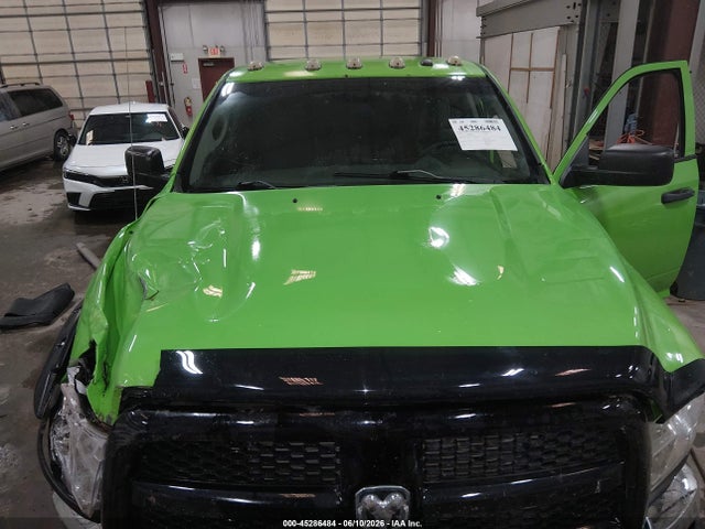 45286484 :رقم المزاد ، 3C6UR5CL0DG611990 vin ، 2013 Ram 2500 Tradesman مزاد بيع
