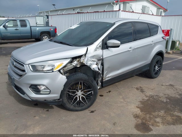 Ford ESCAPE SE 2017 1FMCU0GD1HUC04722 Image 2