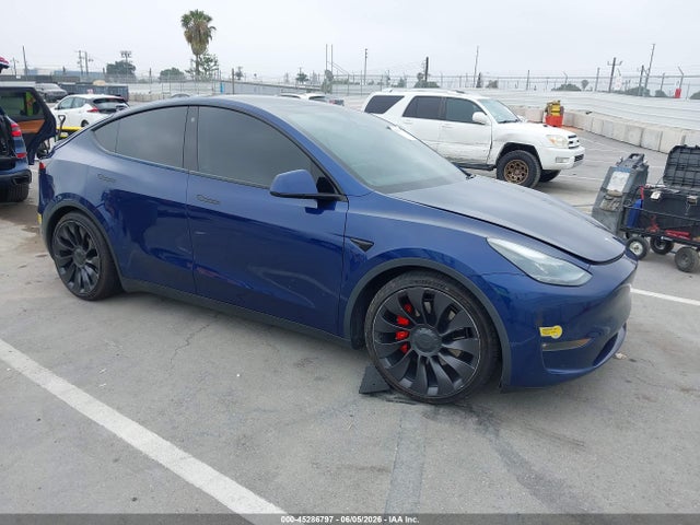 Tesla Model Y Performance Dual Motor All-wheel Drive 2022 7SAYGDEF1NF378133 zdjęcie główne