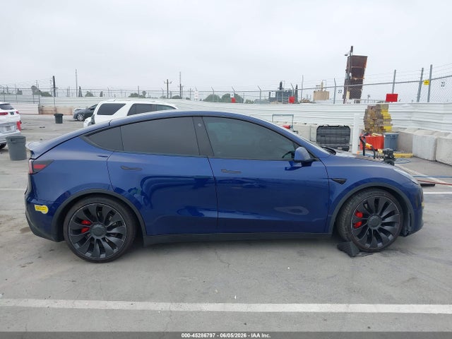 2022 Tesla Model Y Performance Dual Motor All-wheel Drive მანქანა იყიდება აუქციონზე, vin: 7SAYGDEF1NF378133, აუქციონის ნომერი: 45286797