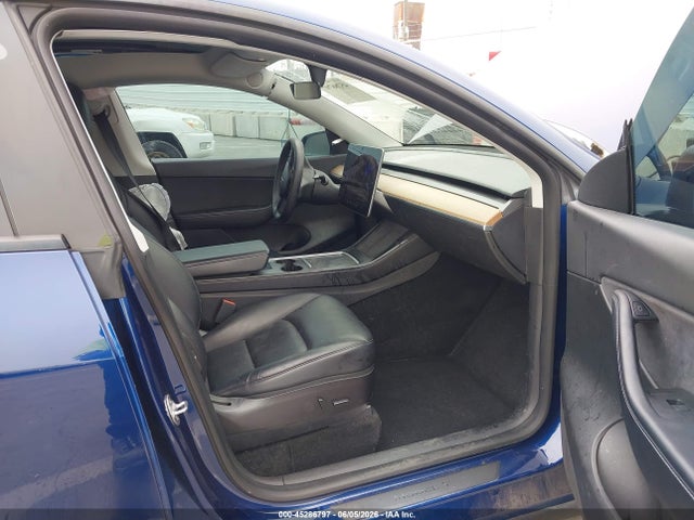 2022 Tesla Model Y Performance Dual Motor All-wheel Drive მანქანა იყიდება აუქციონზე, vin: 7SAYGDEF1NF378133, აუქციონის ნომერი: 45286797