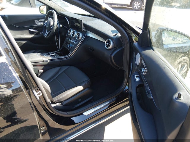 45287009 :رقم المزاد ، W1KWF8EB6MR636849 vin ، 2021 Mercedes-benz C 300 4matic مزاد بيع