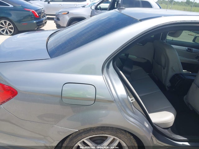 Mercedes-Benz C 250 2014 WDDGF4HB2EG210338 Image 8