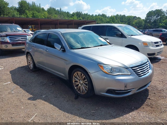 2013 Chrysler 200 Lx მანქანა იყიდება აუქციონზე, vin: 1C3CCBAB3DN685771, აუქციონის ნომერი: 45287072