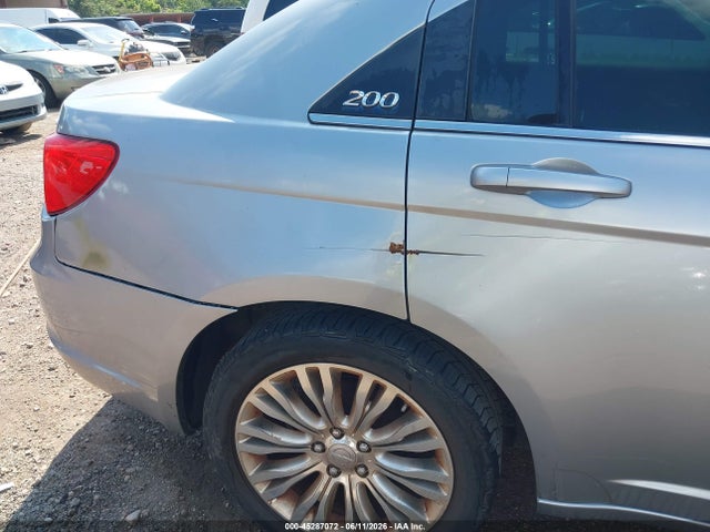 2013 Chrysler 200 Lx მანქანა იყიდება აუქციონზე, vin: 1C3CCBAB3DN685771, აუქციონის ნომერი: 45287072