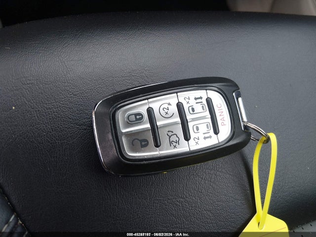 Chrysler Pacifica Hybrid Touring L 2023 2C4RC1L73PR575643 Image 11