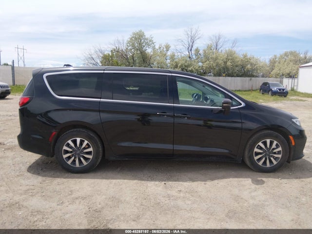 Chrysler Pacifica Hybrid Touring L 2023 2C4RC1L73PR575643 Image 15