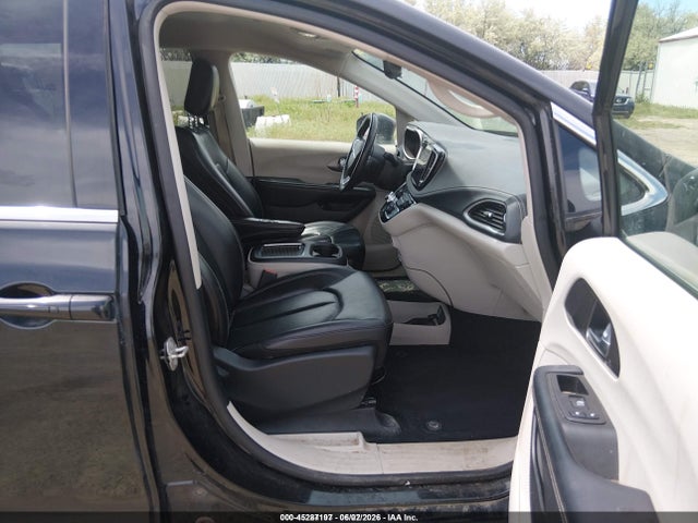 Chrysler Pacifica Hybrid Touring L 2023 2C4RC1L73PR575643 Image 5