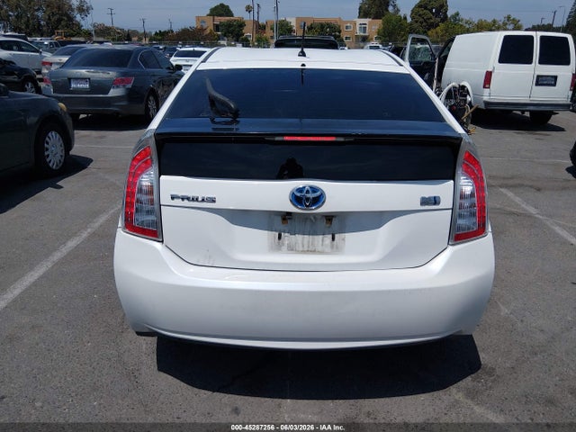 JTDKN3DU4F1960773 Toyota Prius One