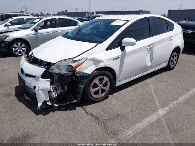 Toyota Prius One 2015 JTDKN3DU4F1960773 Image 2