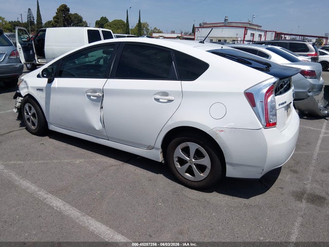 Toyota Prius One 2015 JTDKN3DU4F1960773 Image 3