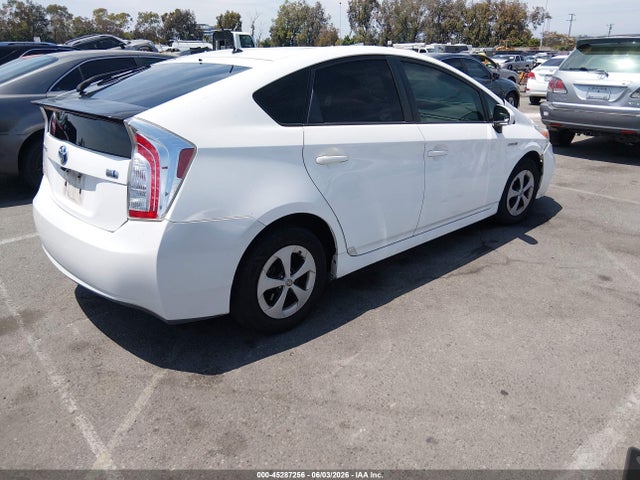 Toyota Prius One 2015 JTDKN3DU4F1960773 Image 4