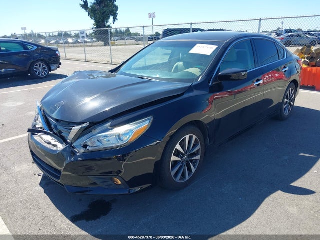 1N4AL3AP1HC188598 Nissan Altima 2.5 Sv